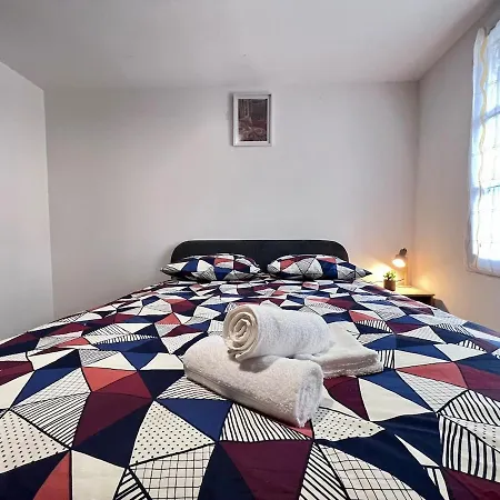 בית נופש Maison Moderna-8 Personnes-wifi-centre *