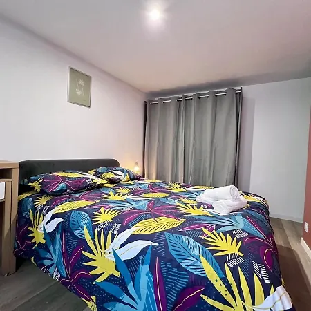 Maison Moderna-8 Personnes-wifi-centre בית נופש *