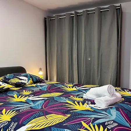 Maison Moderna-8 Personnes-wifi-centre Ferienhaus *